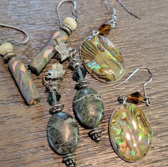 Vintage to Now Earrings Lot in Black Velvet Box 19 Pairs Costume Jewelry Bundle - Picture 2 of 15